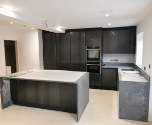 anthracite kitchen with dark grey quartz worktops