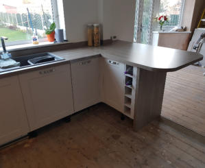 Howdens kitchen in Stockport with 2 ovens and laminate worktops