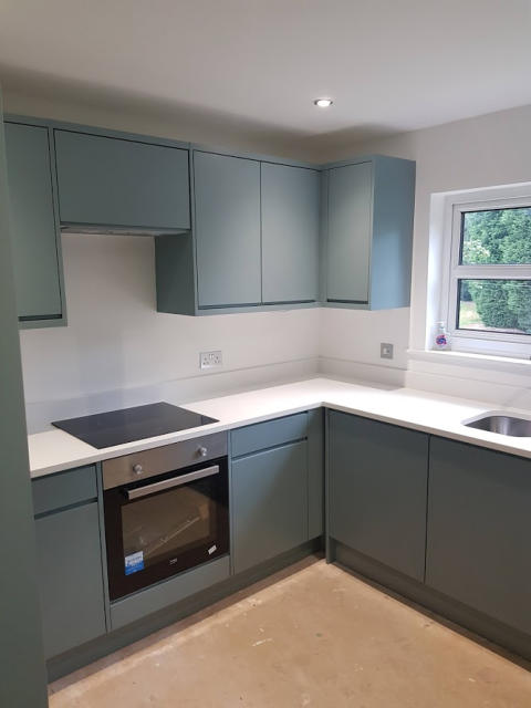 WHITE QUARTZ KITCHEN WORKTOP