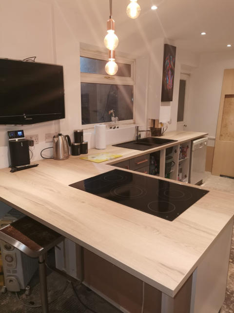 LIGHT OAK GRAIN EFFECT KITCHEN WORKTOP